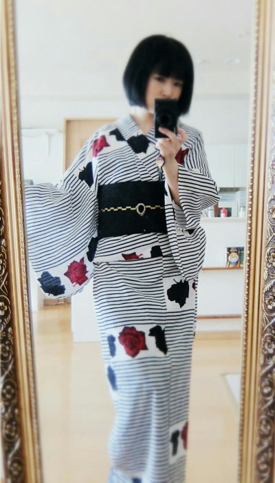 薔薇の浴衣で広島へ　篠田桃紅さんの作品をイメージしたコーデ